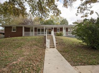 2166 S Valleyroad Avenue, Springfield, MO 65804