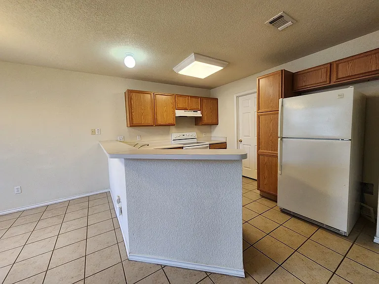 3014 Green Mountain Dr — Photo 9