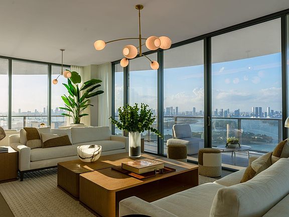4th image of 501 West Avenue #3903/3904