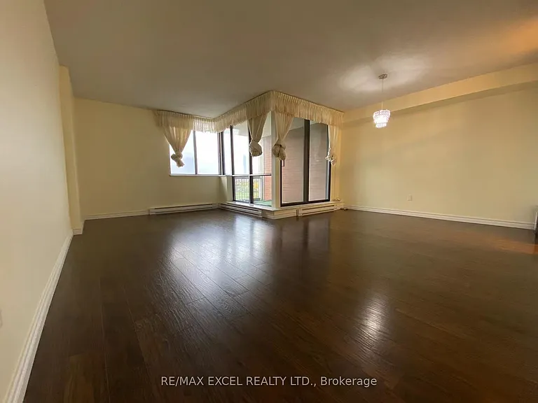 2500 Bridletowne Cir #907 — Photo 20