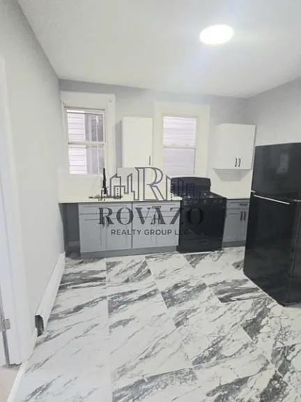 65 Hudson St #1A — Photo 1