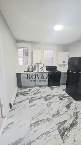 65 Hudson St Photo 1