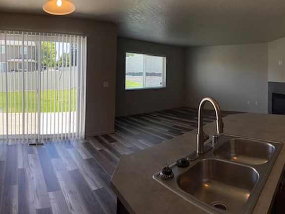 5th image of 925-27 S Fox Ln #927