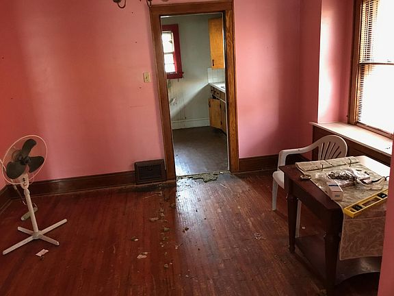 5th image of 1003 Wyley Ave