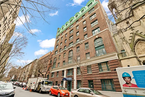 Sold by Nest Seekers International | media 26