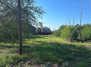 910 Indiana St, Robstown, TX 78380