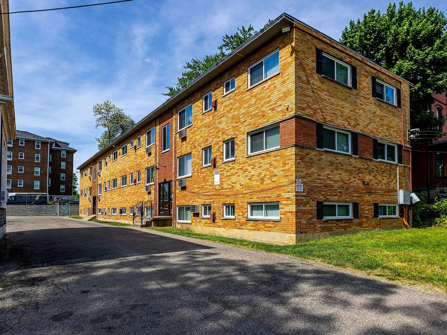 Dana Heights Apartments — Photo 1