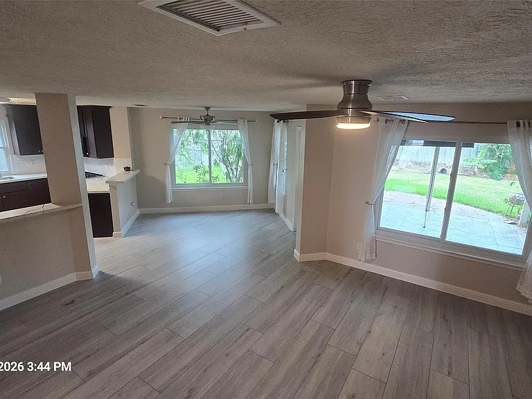 7239 Foxbrook Dr — Photo 8