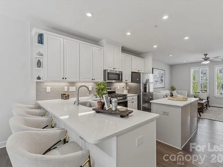 522 Music Hall Way — Photo 5