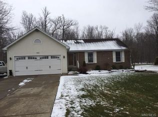 972 Whitehaven Rd, Grand Island, NY 14072