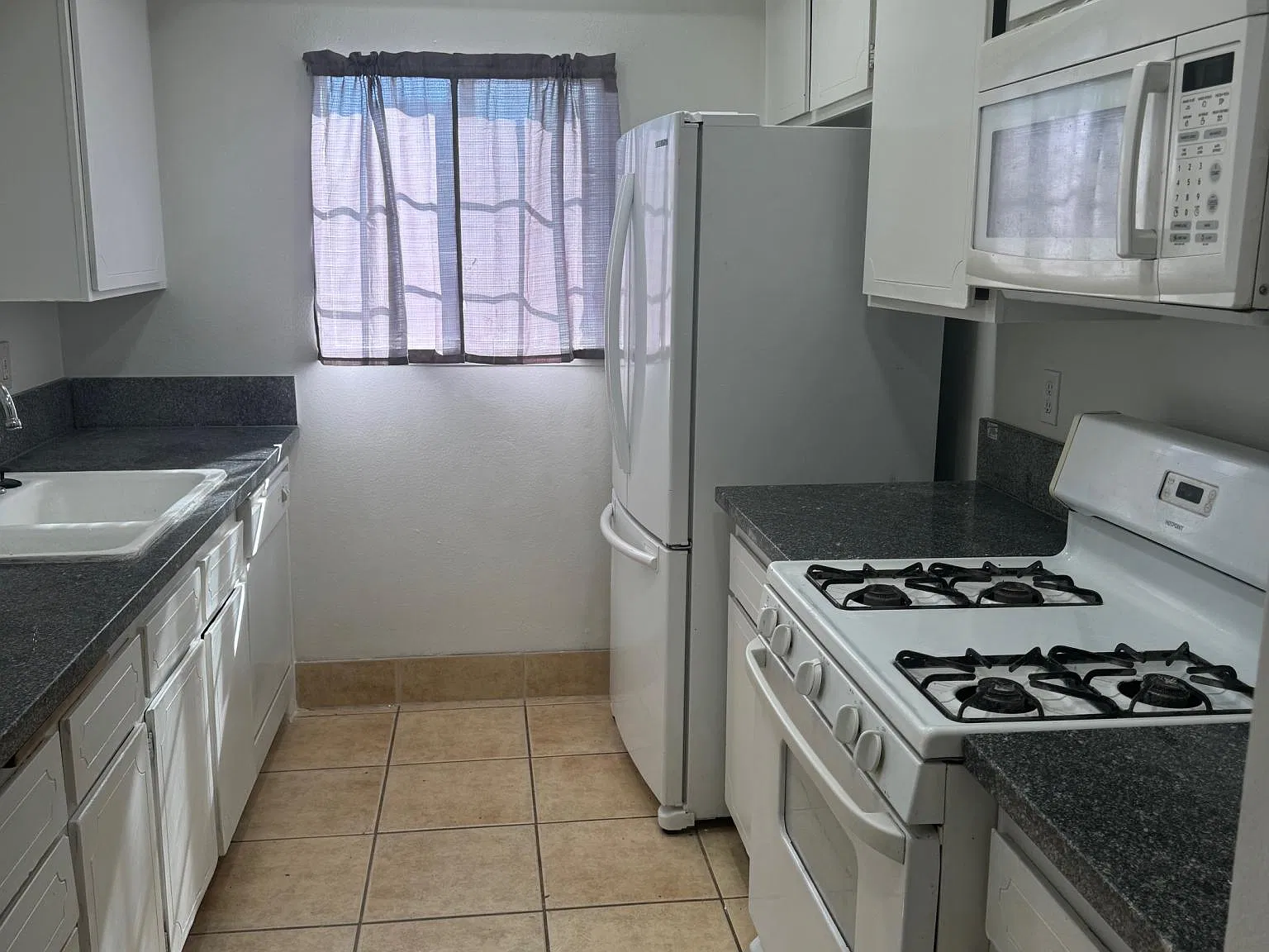 2 bed, 931 sqft, $2,000 — Photo 4