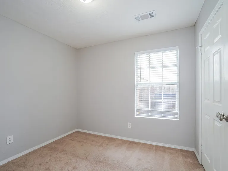 15154 Elstree Dr — Photo 13