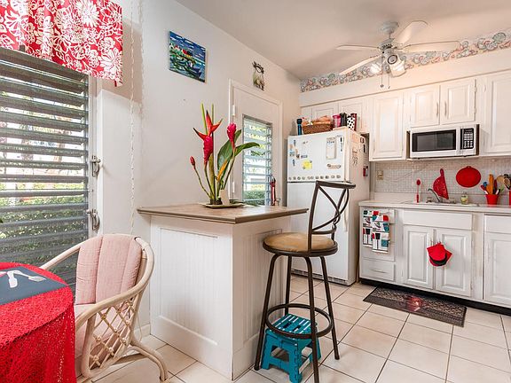4th image of 240 N Collier Blvd #5