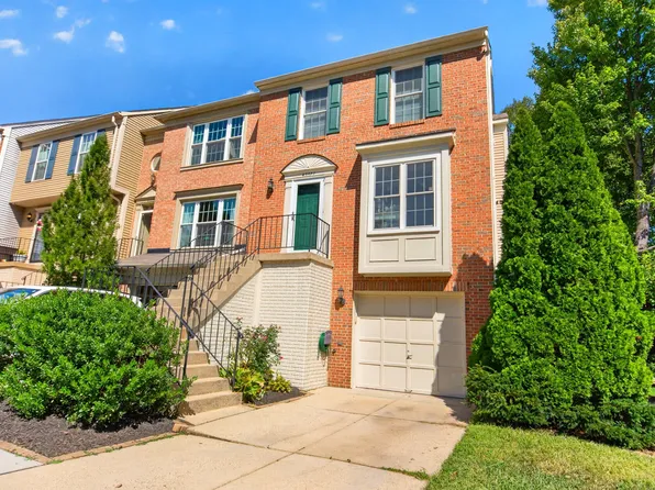 45577 Hutchens Sq, Sterling, VA 20166