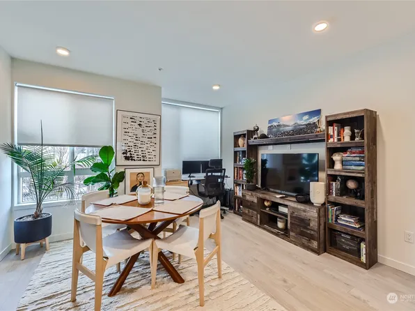 7500 D 15th Avenue NW, Seattle, WA 98117