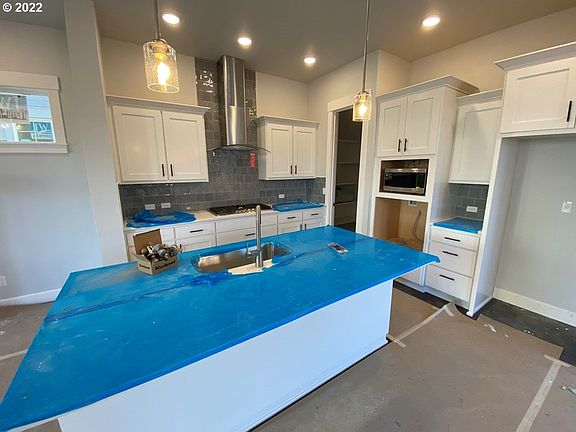 4th image of 3895 SE Muddy Ln