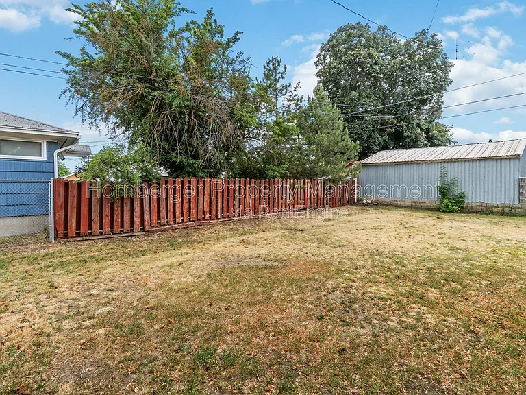 908 E Longfellow Ave — Photo 22
