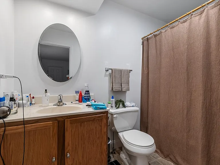 28 Bayview Ave — Photo 17