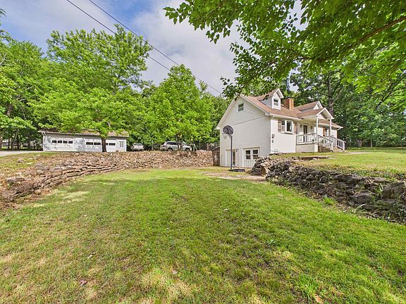 3rd image of 452 Webber Rd