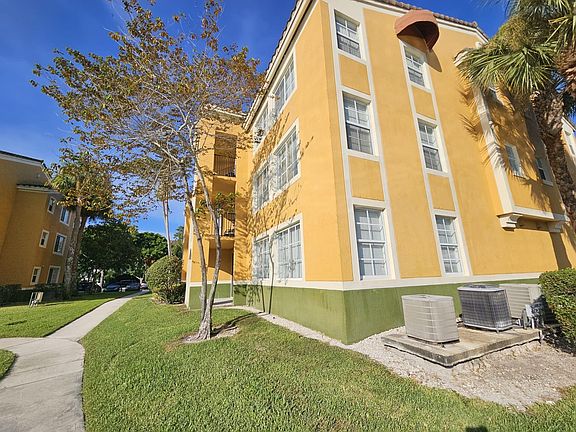 4th image of 2400 E Preserve Way #102