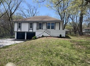 817 NE 115th St, Kansas City, MO 64155