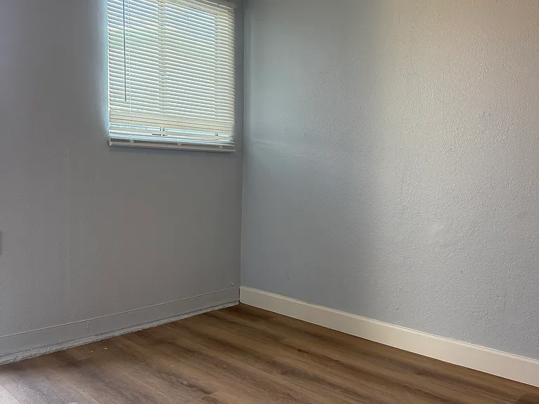 17977 Wellford Dr — Photo 22