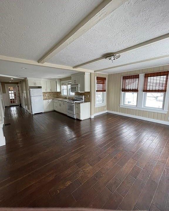 1st image of 8 Franklin St #8