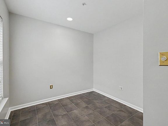 4th image of 194 Martin Ln