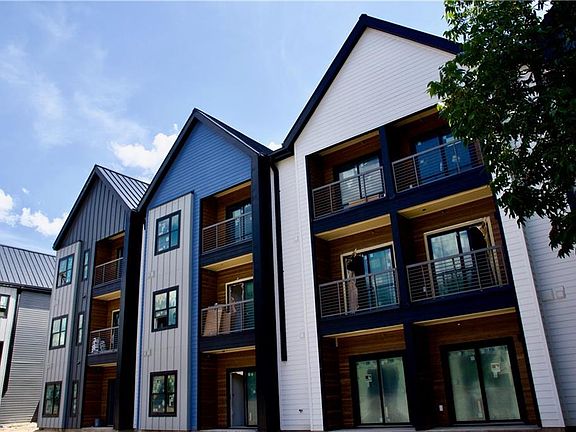 2nd image of 3101 Govalle Ave #211
