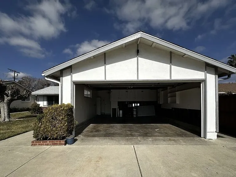 23907 Friar St — Photo 17