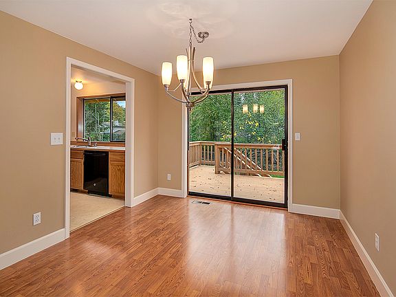 5th image of 26442 NE 51st St