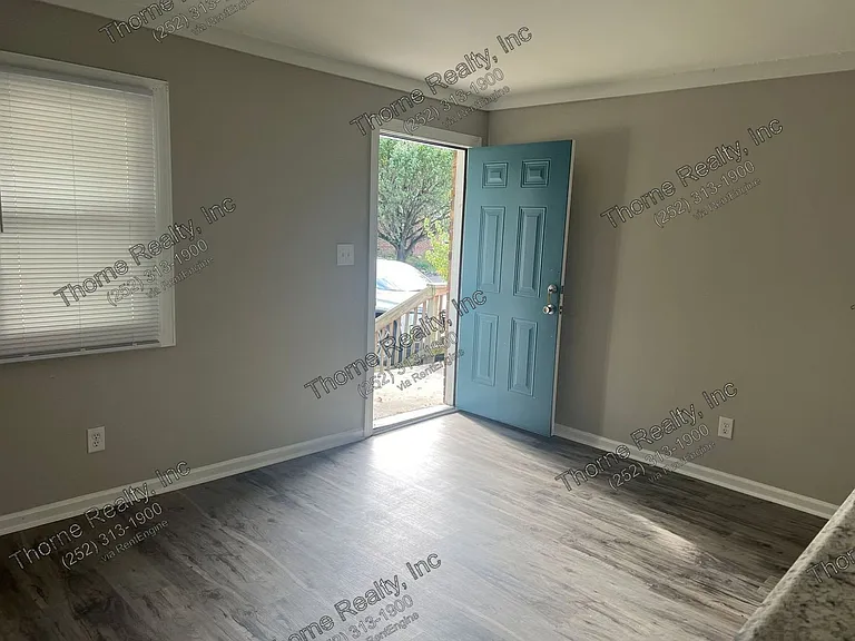 310 Myrtle Ave — Photo 5