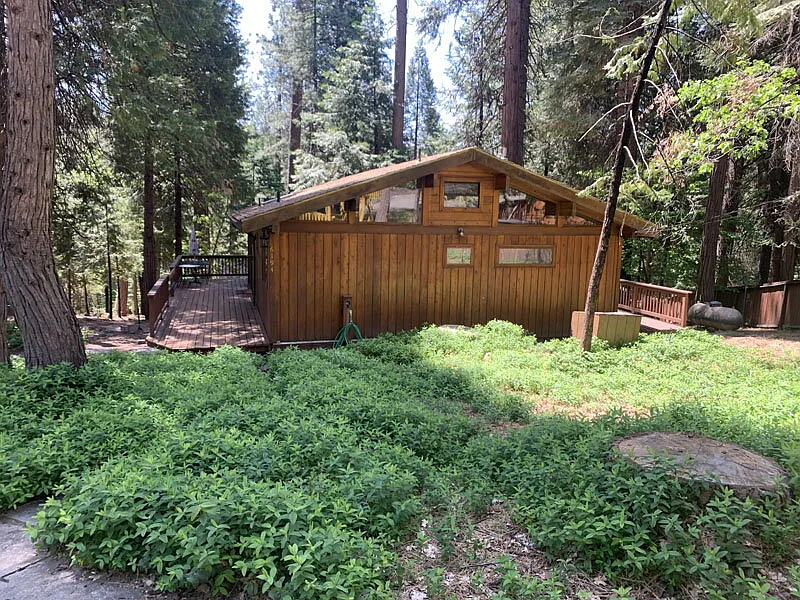 2 bed, 2.0 bath, 918 sqft, $1,695 — Photo 2