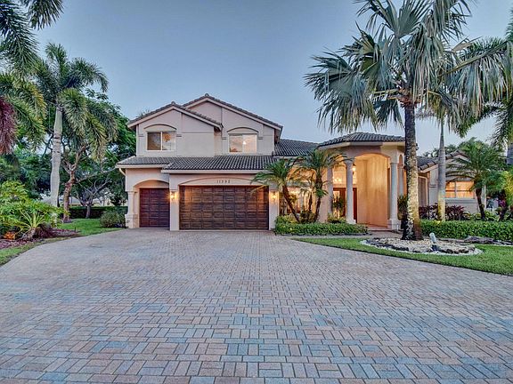 2nd image of 11392 Paradise Cove Ln