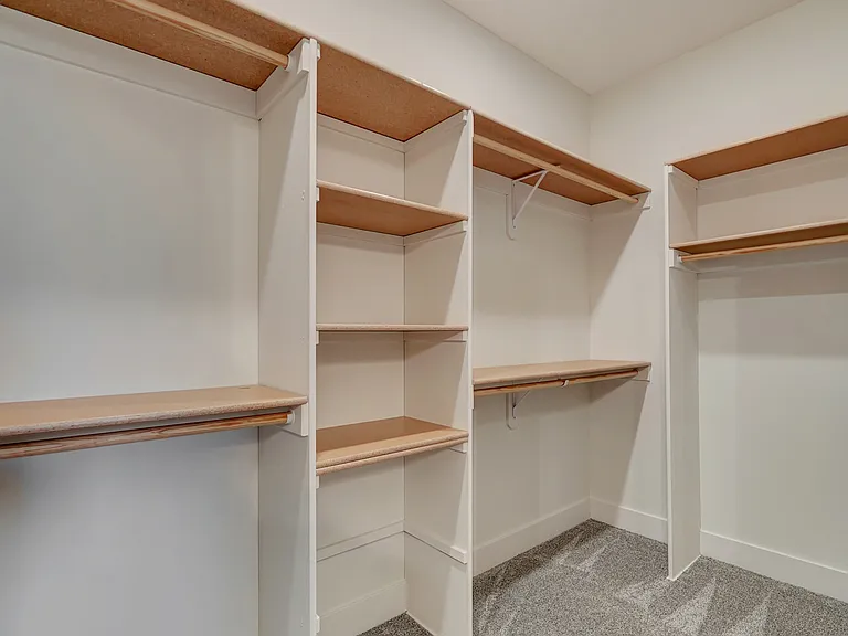 8606 Highview Cir — Photo 12