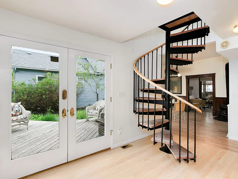 708 Grant Ave — Photo 14