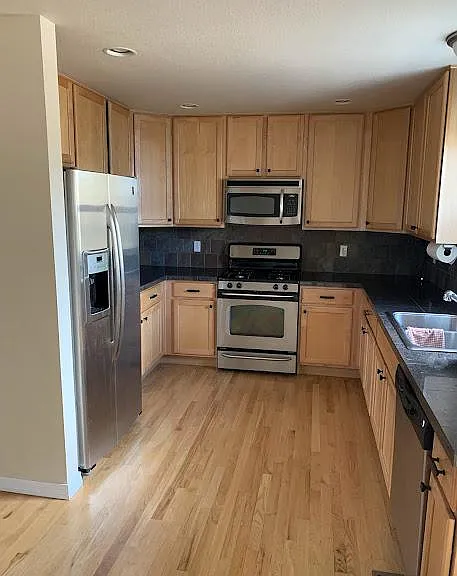518 Homestead St — Photo 10