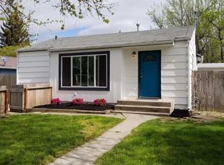 904 SW G St, Grants Pass, OR 97526