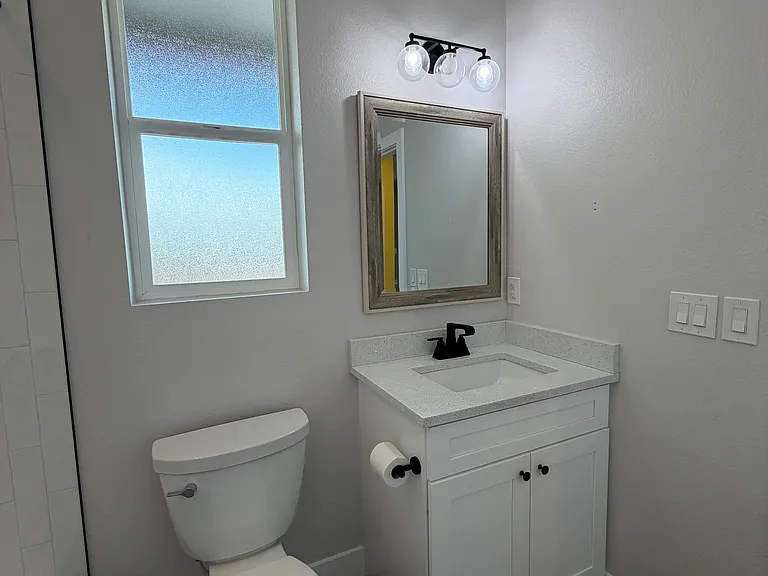 2527 W Wesley Ave — Photo 37