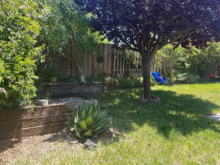 115 Azalea Ct — Photo 32