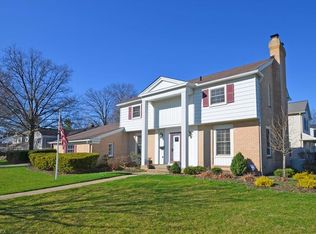 20319 Mercedes Ave, Rocky River, OH