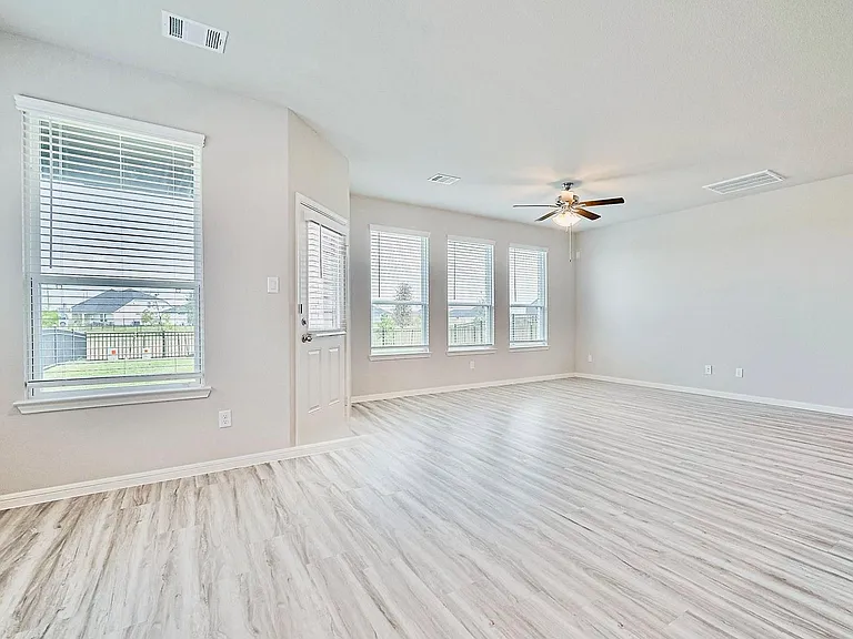 27231 Blue Pool Dr — Photo 7