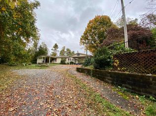 141 Centerview Dr, Elizabethton, TN 37643