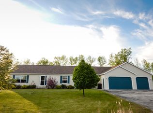 5055 Snapdragon Cir, Little Suamico, WI 54141