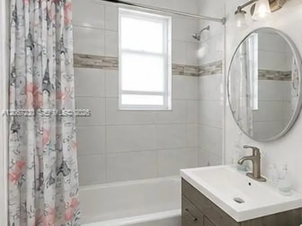 1020 NW 143rd St, Miami, FL 33168