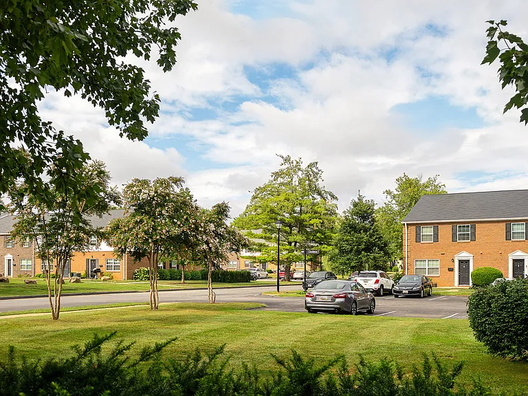 Chadwick Manor Townhomes — Photo 42