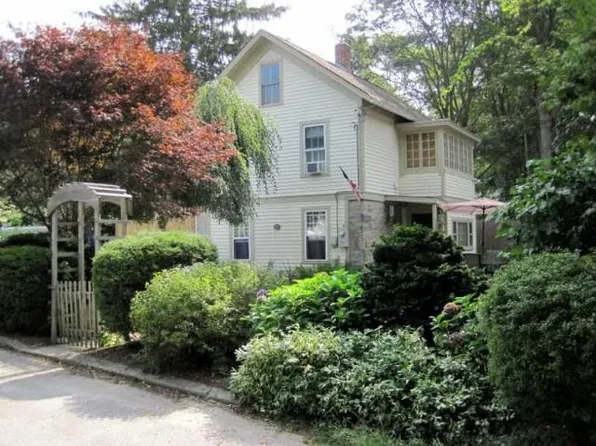 93 Spring St, South Kingstown, RI 02879