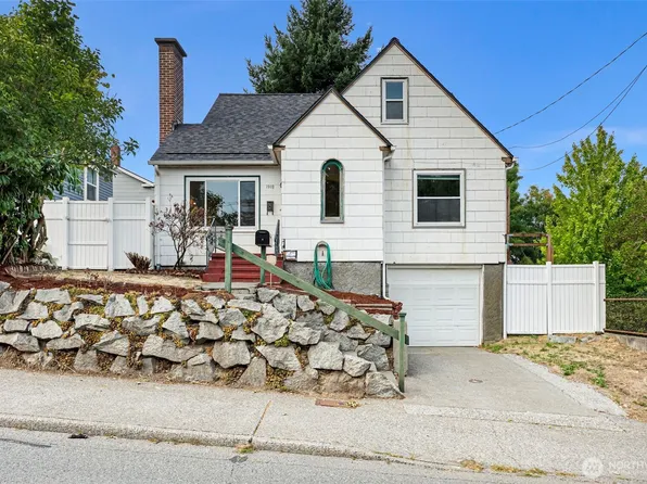 1910 11th Street, Bremerton, WA 98337