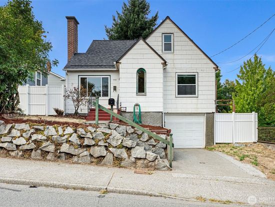 1910 11th Street, Bremerton, WA 98337