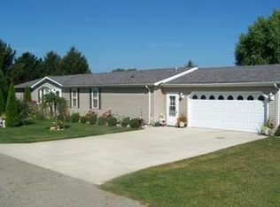 2335 Dennis St, Croswell, MI 48422